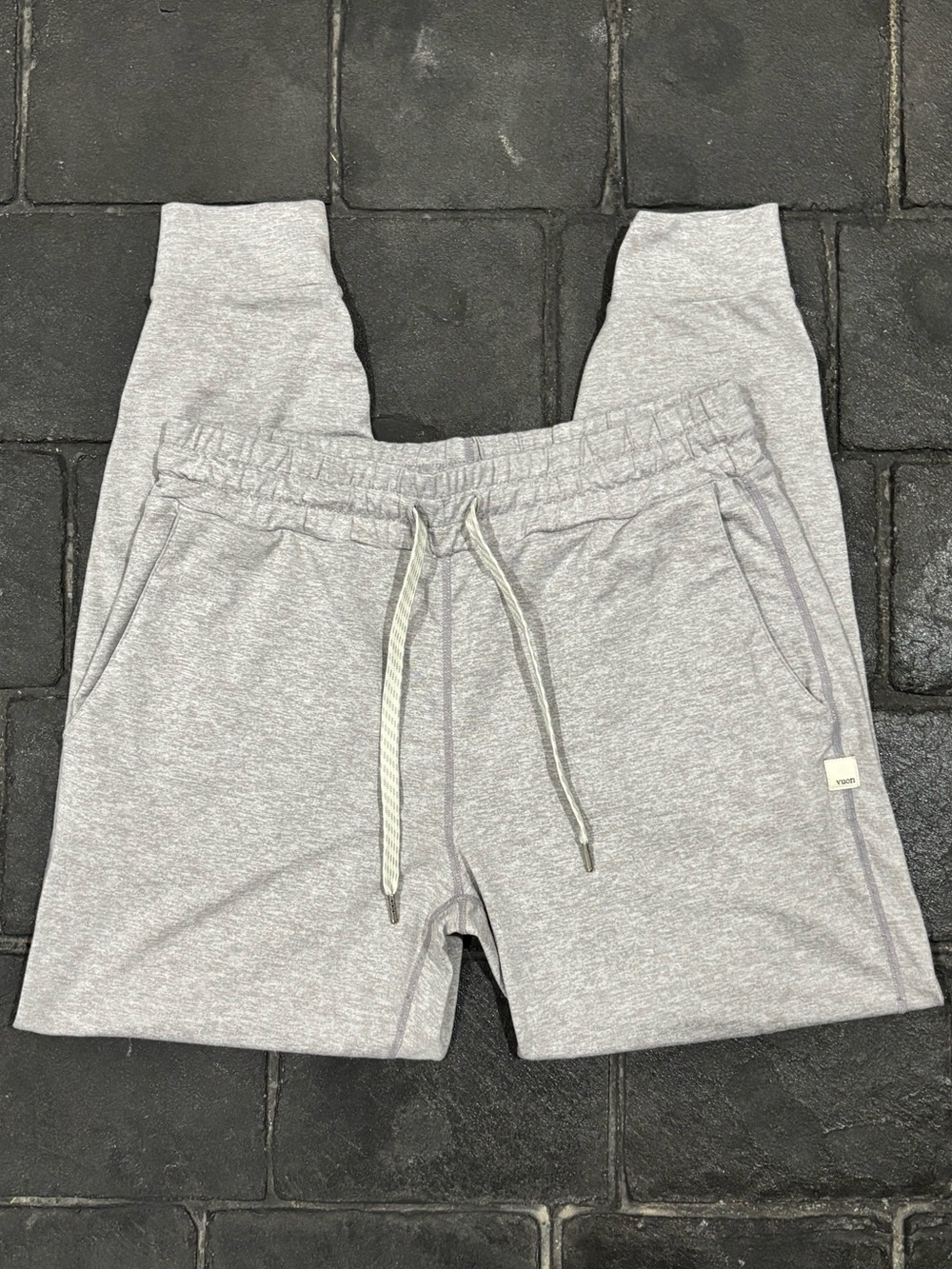 Vuori Womens Performance Jogger Size XS/S Light Grey Heather  VW303